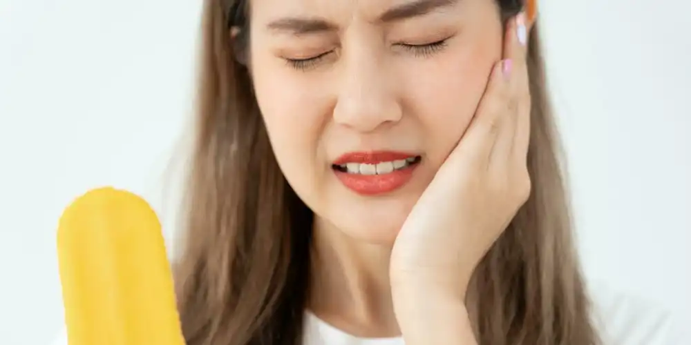 مزایا و معایب بستنی برای زخم لثه