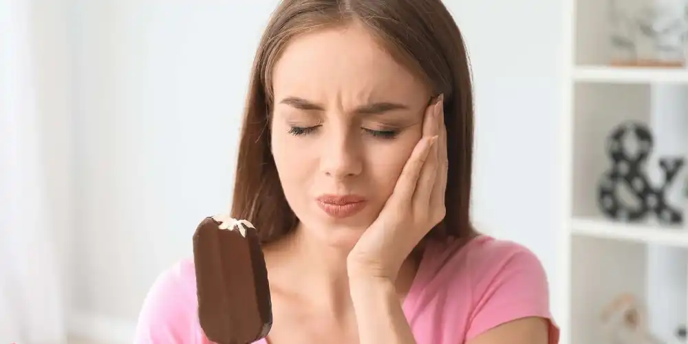 نکات خوردن بستنی بعد از جراحی لثه