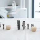 ایمپلنت BIOTEM برای چه کسانی مناسب است؟